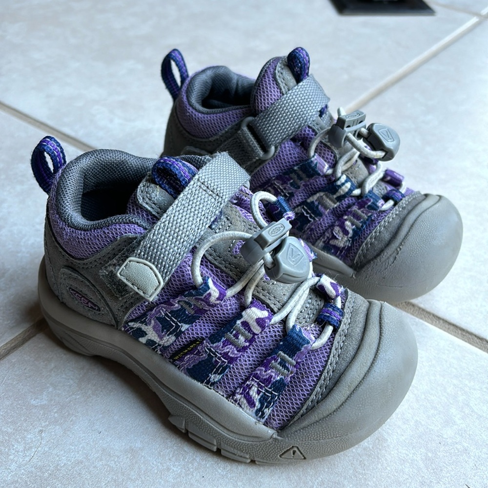 Keen hiking shoes toddler 8